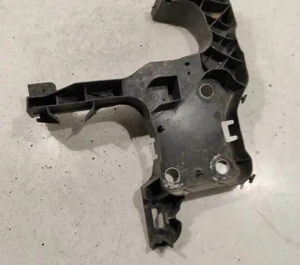 Renault Scenic II - Grand scenic II Front bumper mounting bracket 8200137496