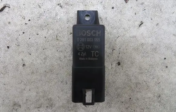 Honda CR-V Glow plug pre-heat relay 0281003055
