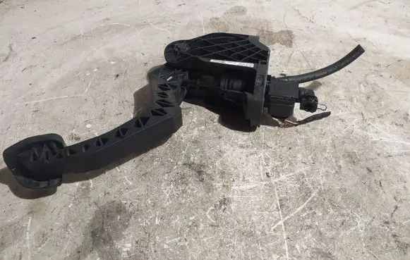 Clutch pedal