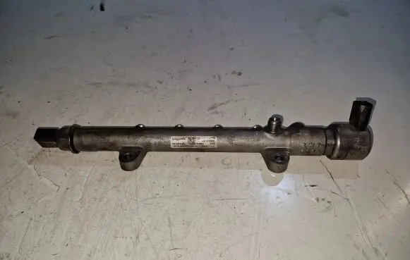 Mercedes-Benz E W212 Fuel main line pipe A6510700495