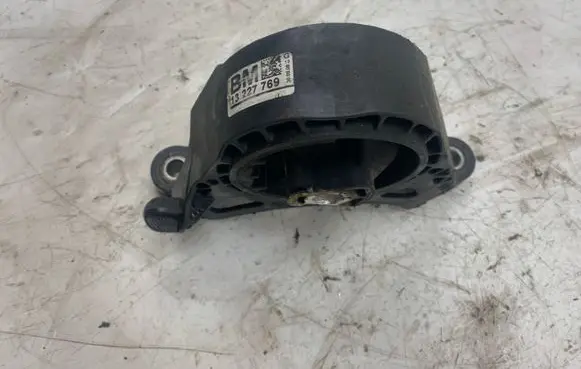 Opel Insignia A Engine mount bracket 13227769