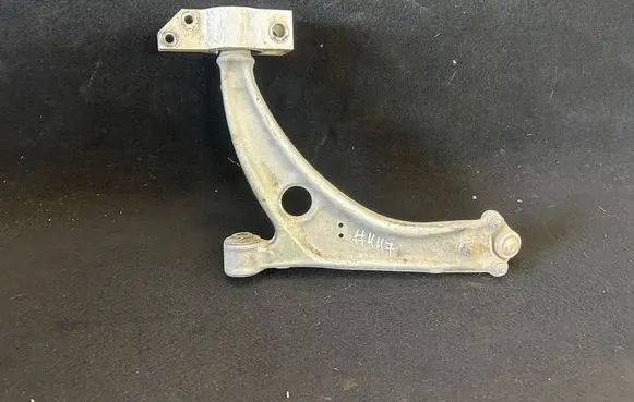Volkswagen PASSAT B6 Front lower control arm/wishbone 3c0407153