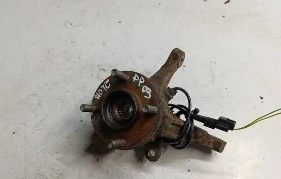 Nissan Note (E12) Front wheel hub spindle knuckle