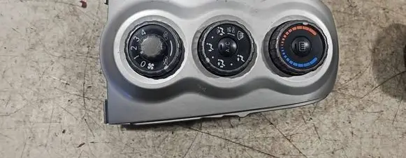 Toyota Yaris Climate control unit 554060D190
