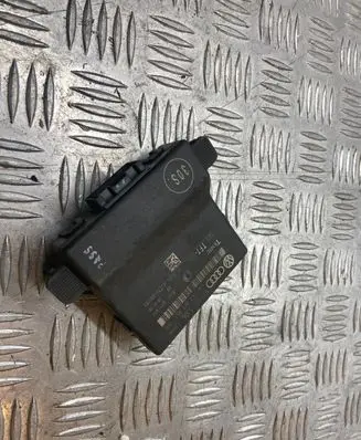 Audi A3 S3 8P Gateway control module 1K0907530G
