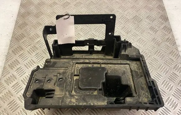 Battery tray