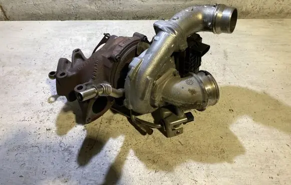 Jeep Grand Cherokee Turbo 35242180 8230244
