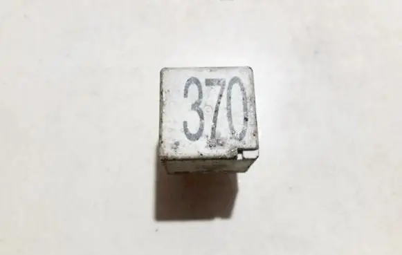 Volkswagen PASSAT B5.5 Other relay 8d0951253