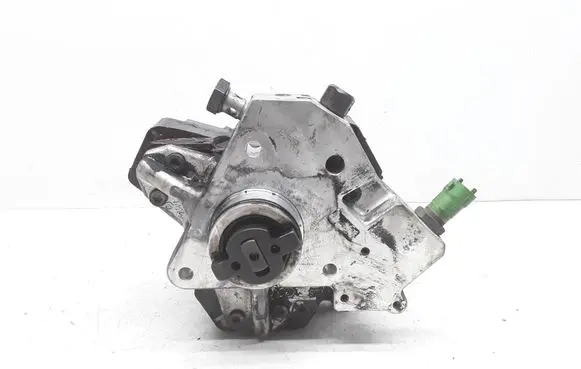 Volvo XC90 Fuel injection high pressure pump 30756125 0445010111