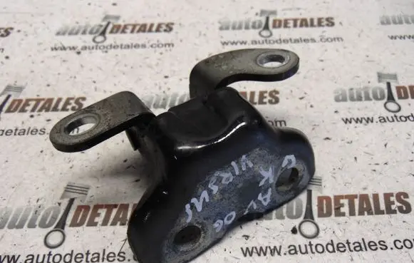 Toyota Avensis T250 Rear door upper hinge