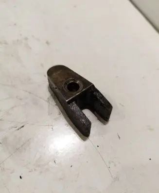 Mercedes-Benz E W211 Fuel Injector clamp holder