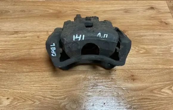 Opel Insignia A Front brake caliper