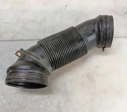 Volkswagen Touran I Air intake hose/pipe 446149