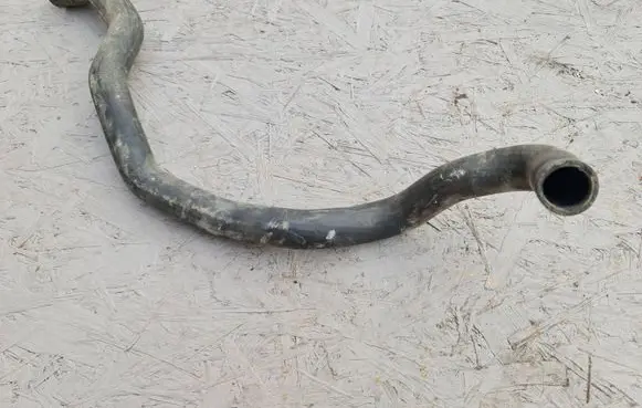 Volvo V70 Engine coolant pipe/hose