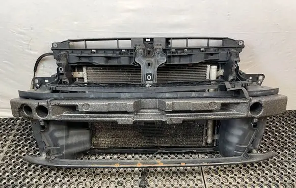 Volkswagen Golf VII Radiator support slam panel