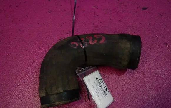 Volkswagen PASSAT B5.5 Intercooler hose/pipe 