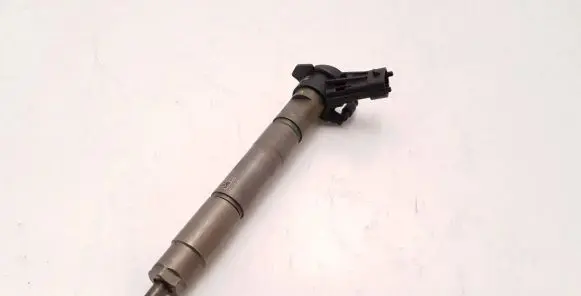 Dodge Nitro Fuel injector 15062058F 070618 0445115067