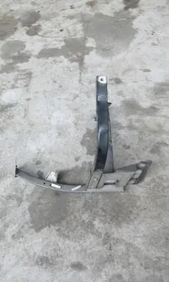Audi A8 S8 D3 4E Fender mounting bracket 4E0821138F SAGSG3