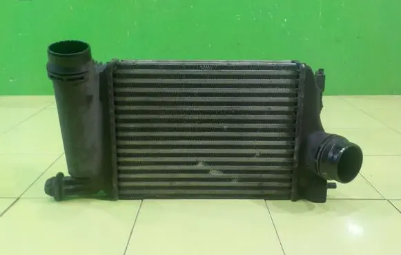 Nissan Qashqai Intercooler radiator 144614ED0A 17AB108
