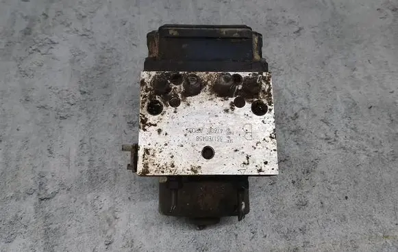 Nissan X-Trail T30 ABS Pump