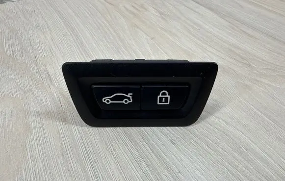 BMW 5 F10 F11 Tailgate/boot open switch button 9275121