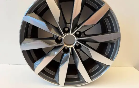 Audi A4 S4 B9 8W R18 alloy rim 8W0601025FJ