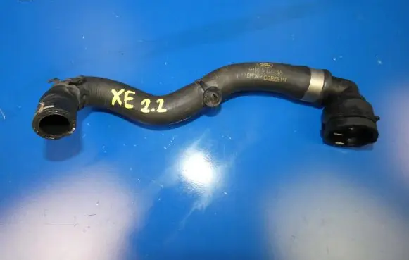 Jaguar XE Engine coolant pipe/hose G4D35H372BA