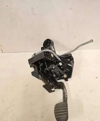 Renault Trafic III (X82) Clutch pedal 465033911R 93459472 0213379