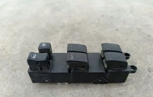 Nissan X-Trail T30 Quarter vent window switch 
