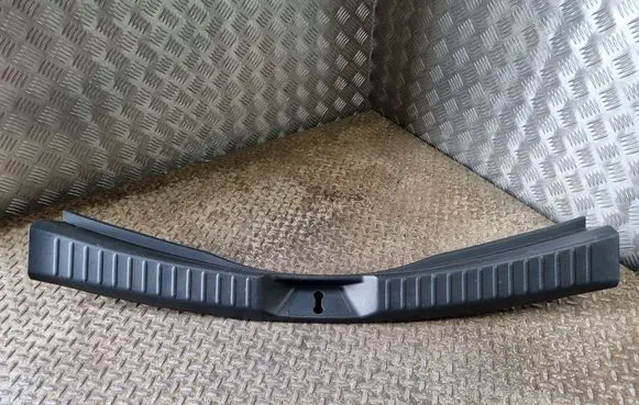 Mazda CX-5 II Trunk/boot sill cover protection KB7W6889X