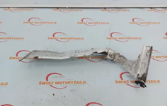Audi A4 S4 B8 8K Fender mounting bracket 8K0821136B