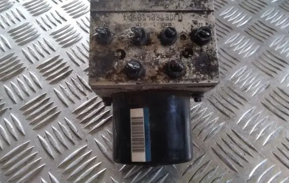 Volkswagen PASSAT B6 ABS Pump 3C0614095P 16027201 S118676023D