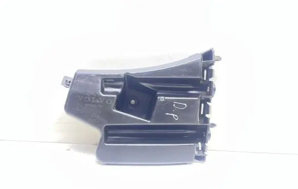 Volvo V60 Front bumper mounting bracket 30796626