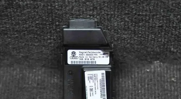 Volkswagen Tiguan Other devices 1K6919879