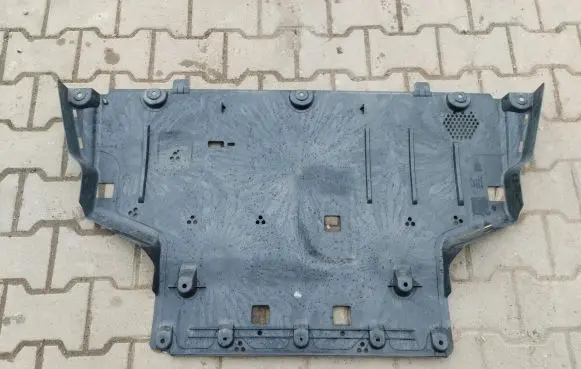 BMW X1 U11 Engine splash shield/under tray 191832