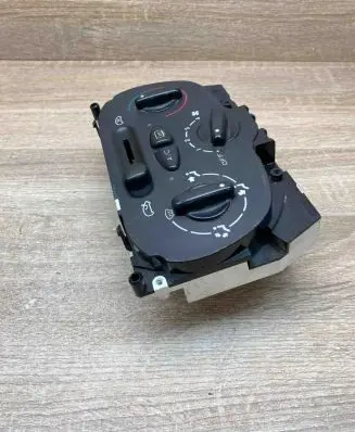 Peugeot 206 Climate control unit 1068701 WithPlug