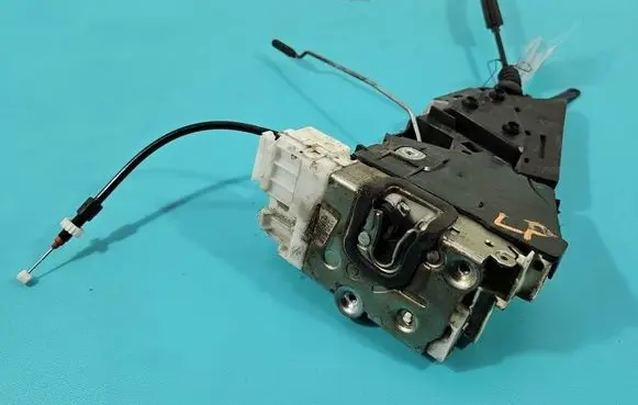 Mercedes-Benz A W169 Front door lock 1697202535 IMPRK1554352