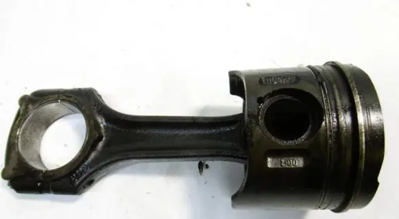 Mercedes-Benz Vito Viano W638 Piston 