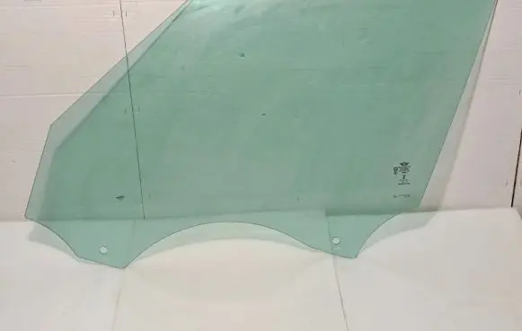 Mini Cooper Countryman F60 Front door window glass four-door