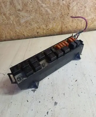 Chrysler Voyager Fuse module 04707891AB 23417