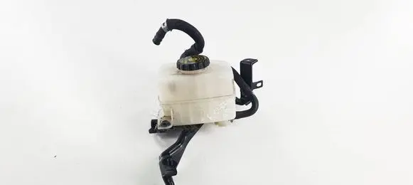 Lexus RX 330 - 350 - 400H Brake fluid reservoir 