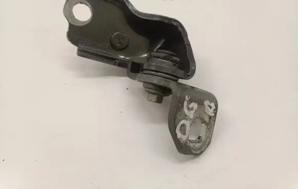 Ford Mondeo MK V Rear door lower hinge