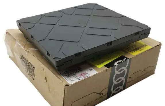Audi Q3 8U Central body control module 5Q0937084DQ