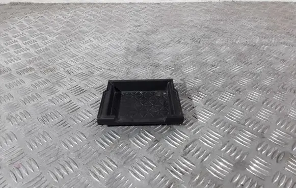 Toyota RAV 4 (XA50) Glove box pad 5882542030