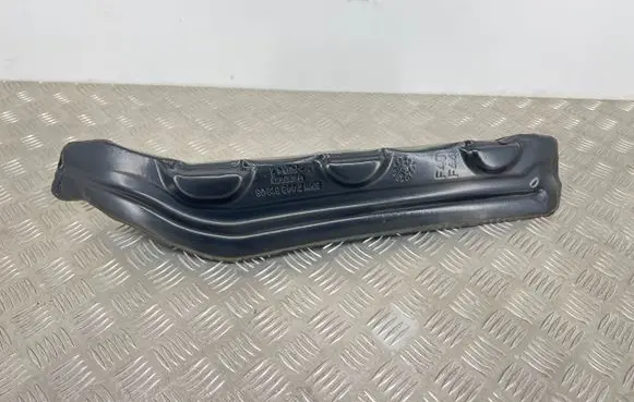BMW 1 F40 Fender foam support/seal 7448812
