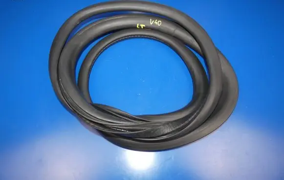 Volvo V40 Rubber seal rear door 