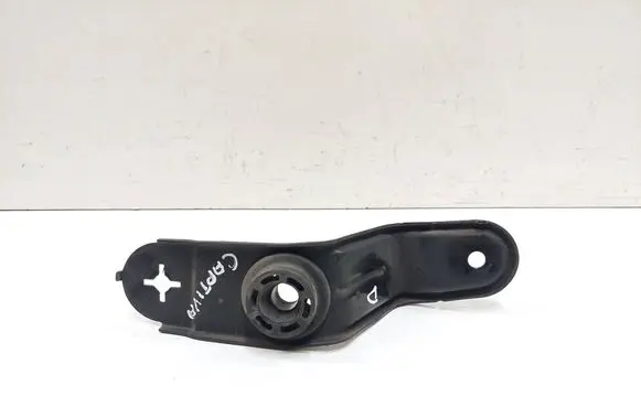 Chevrolet Captiva Radiator mount bracket 