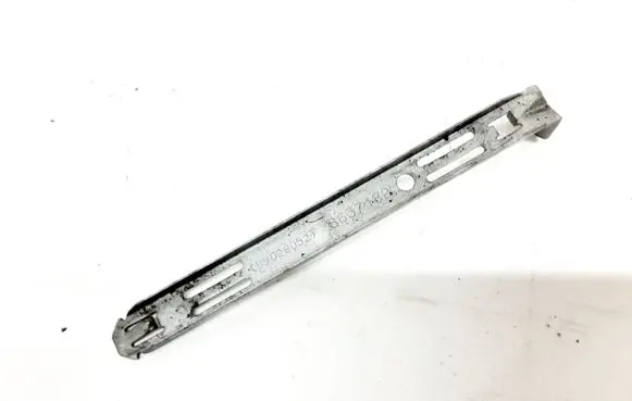 Volvo XC90 Headlight/headlamp mounting bracket 8637182