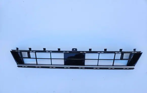 Ford Focus Front bumper lower grill JX7B-17K945-V