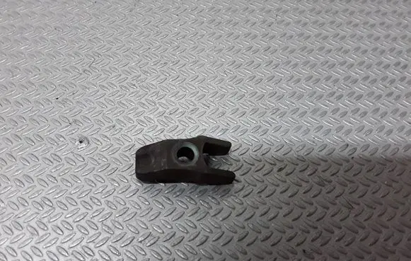 Volvo S70 V70 V70 XC Fuel Injector clamp holder